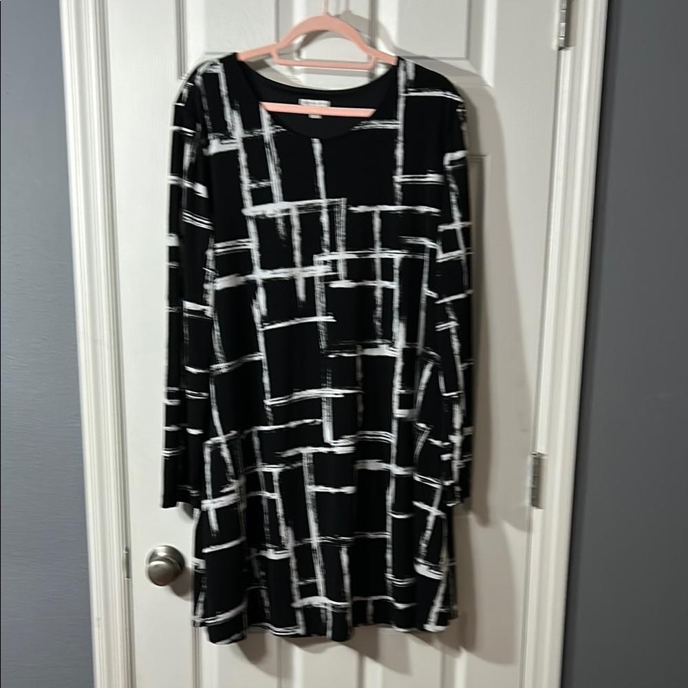 Cato Black and White Abstract Long Sleeve Dress with Pockets